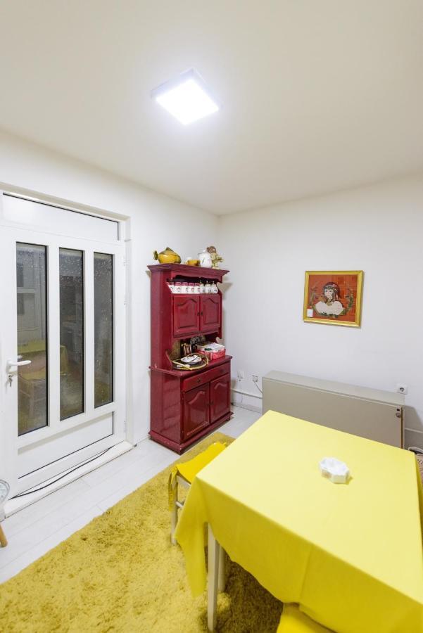 Appartamento Apartman Lala Kraljevo Esterno foto